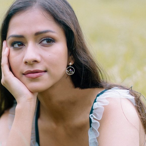 Women's Bird Design Round Gold Hoop Earrings - Picture 2 of 8